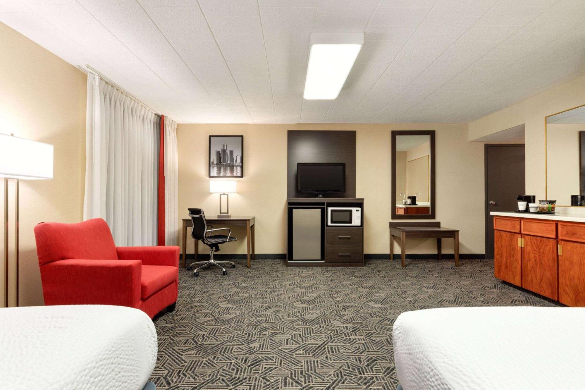 Ramada By Wyndham Alpena Hotel Exterior foto
