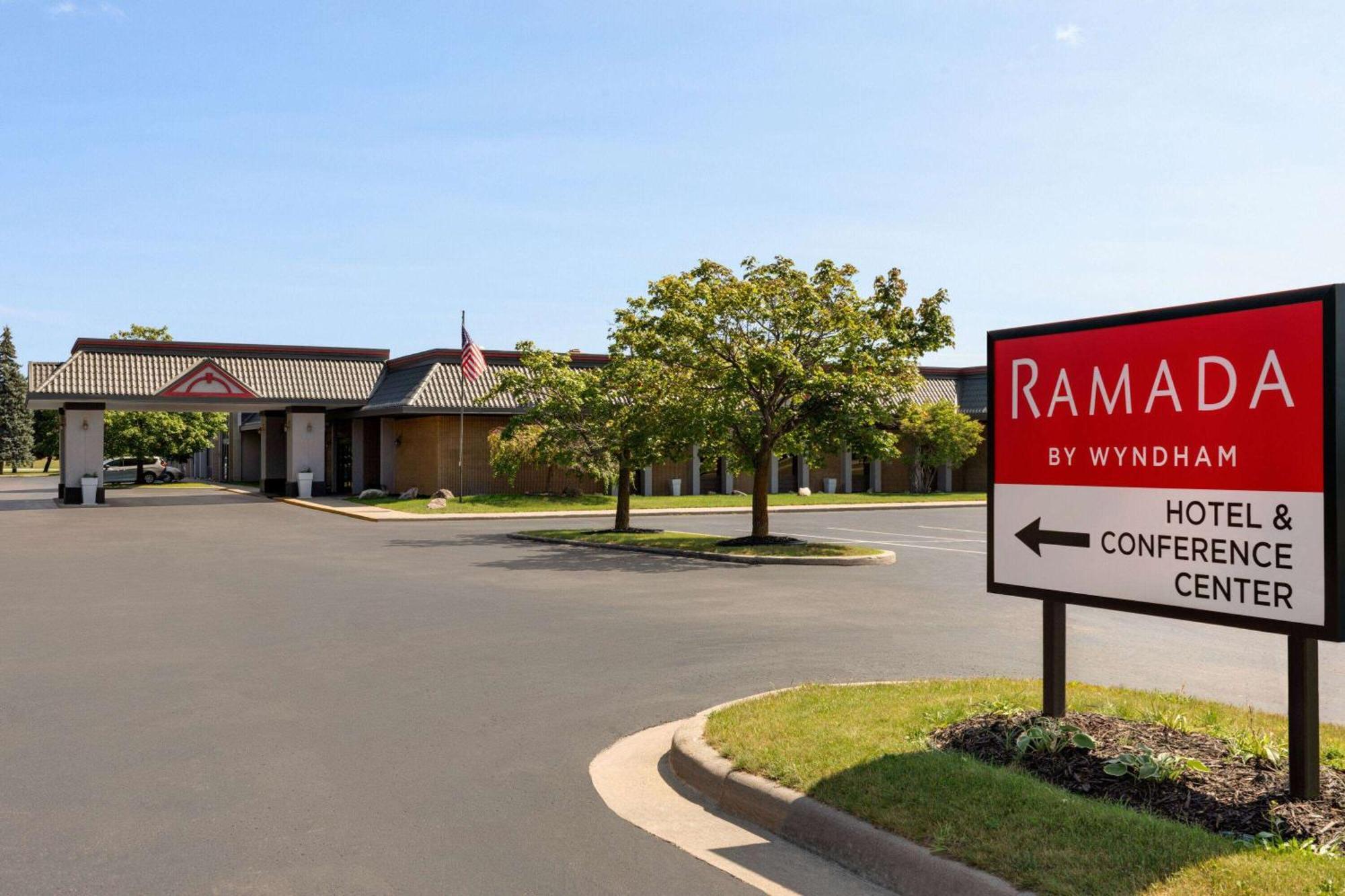 Ramada By Wyndham Alpena Hotel Exterior foto
