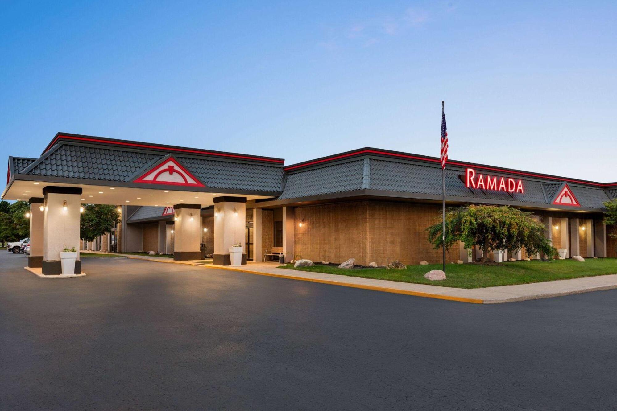 Ramada By Wyndham Alpena Hotel Exterior foto
